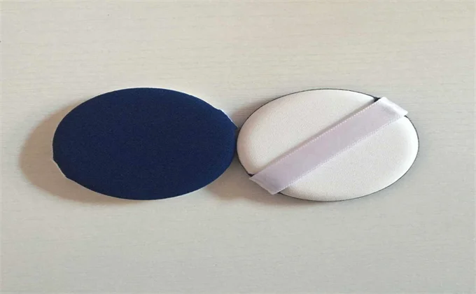 粉扑打湿应该用什么水