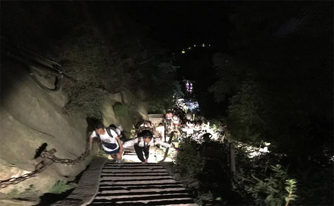 华山可以夜爬吗