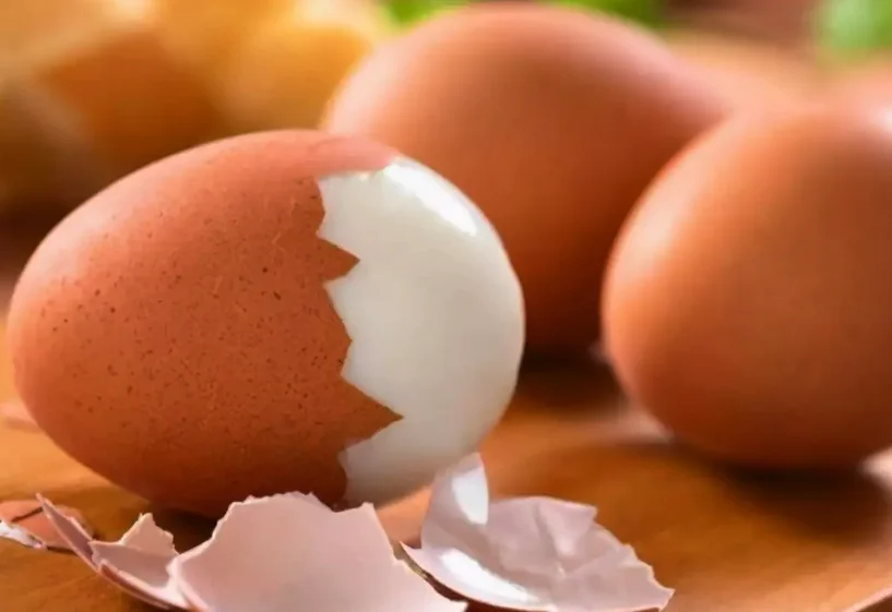 煮鸡蛋为什么会裂开